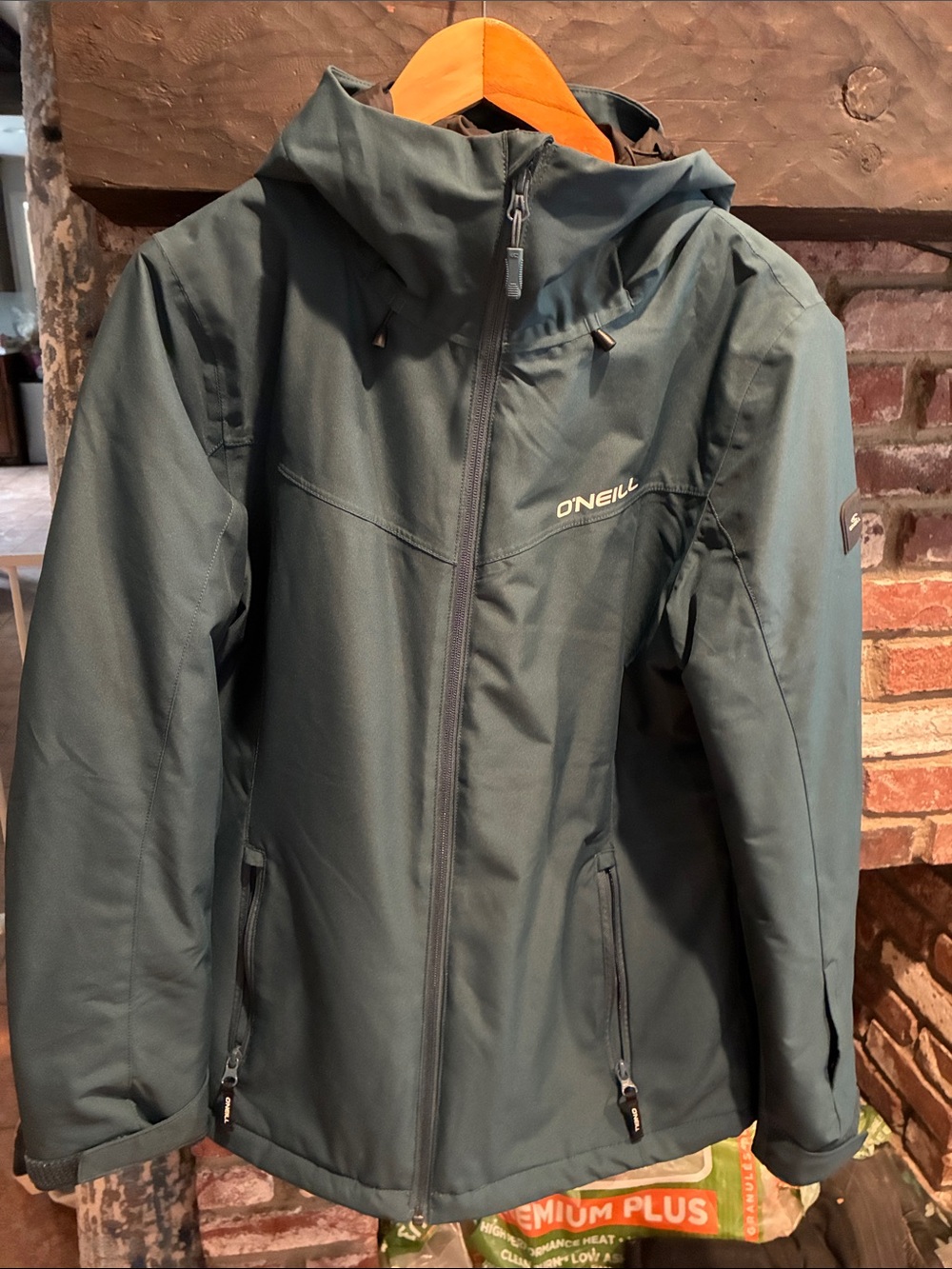 O'Neill women’s Teal Hooded ski Jacket with Zipper Pockets